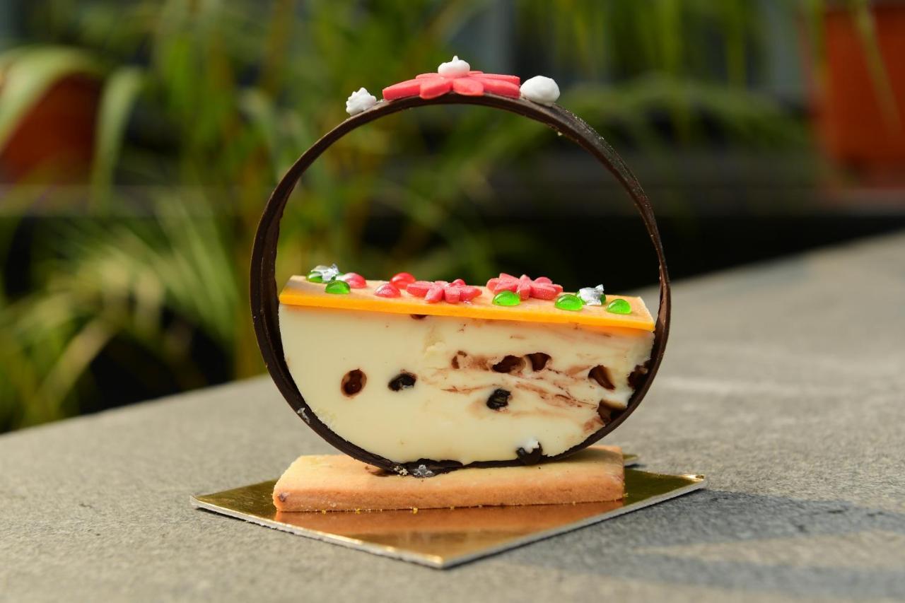 فندق راديسون بلو غواهاتي غاواهاتي المظهر الخارجي الصورة A semifreddo