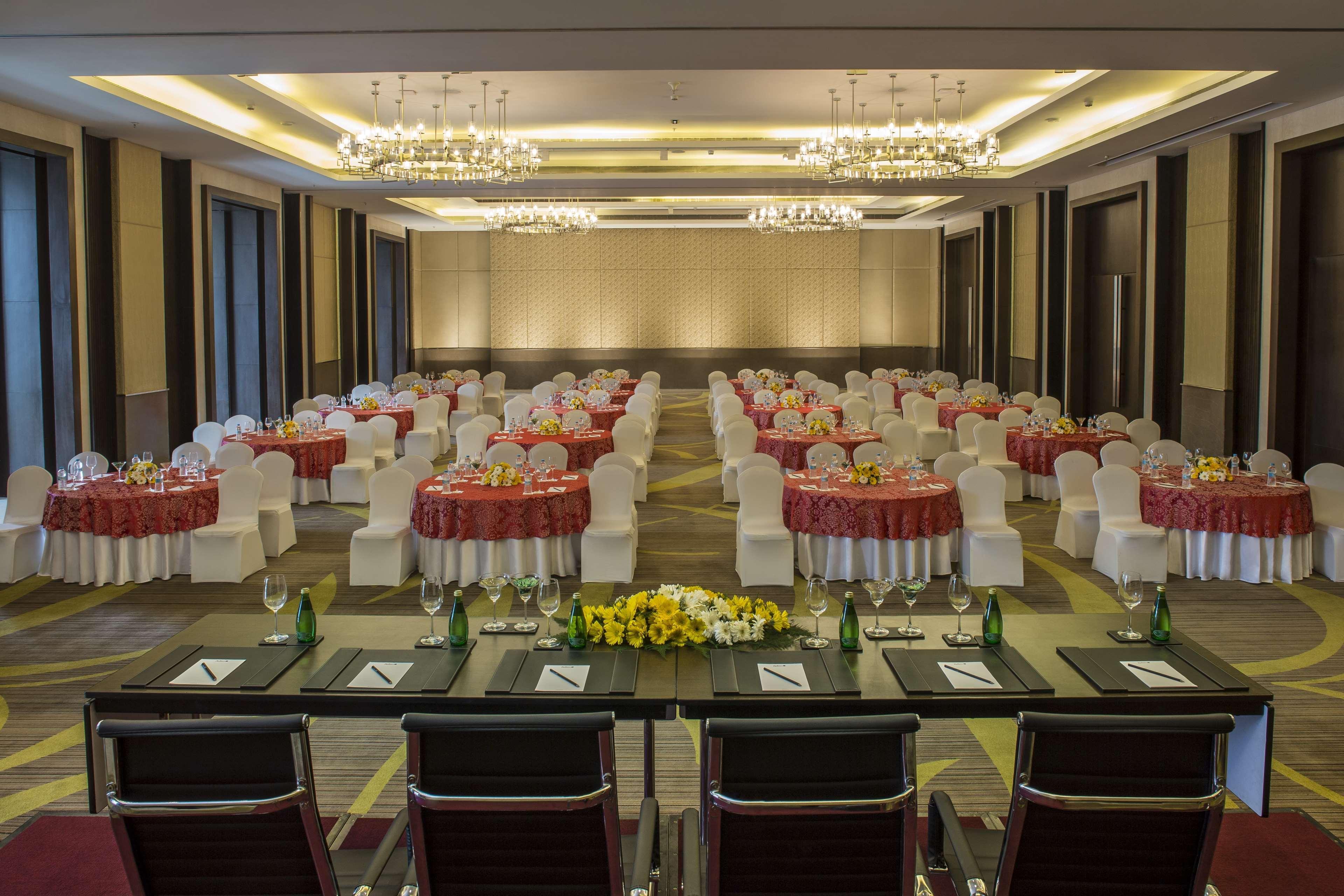 فندق راديسون بلو غواهاتي غاواهاتي المظهر الخارجي الصورة The Grand Ballroom