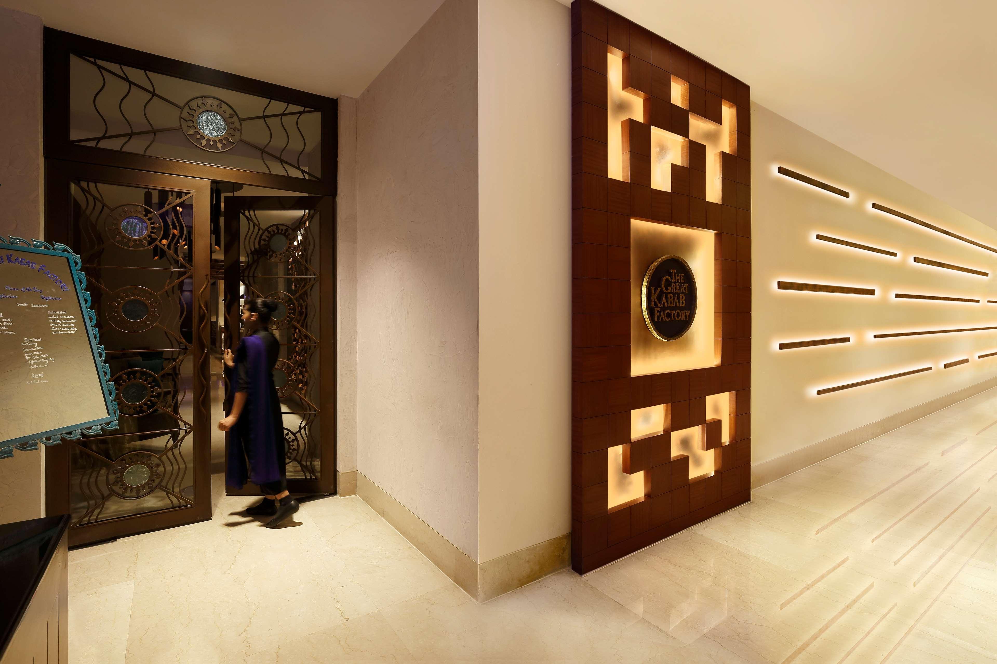 فندق راديسون بلو غواهاتي غاواهاتي المظهر الخارجي الصورة The Oberoi Mumbai
