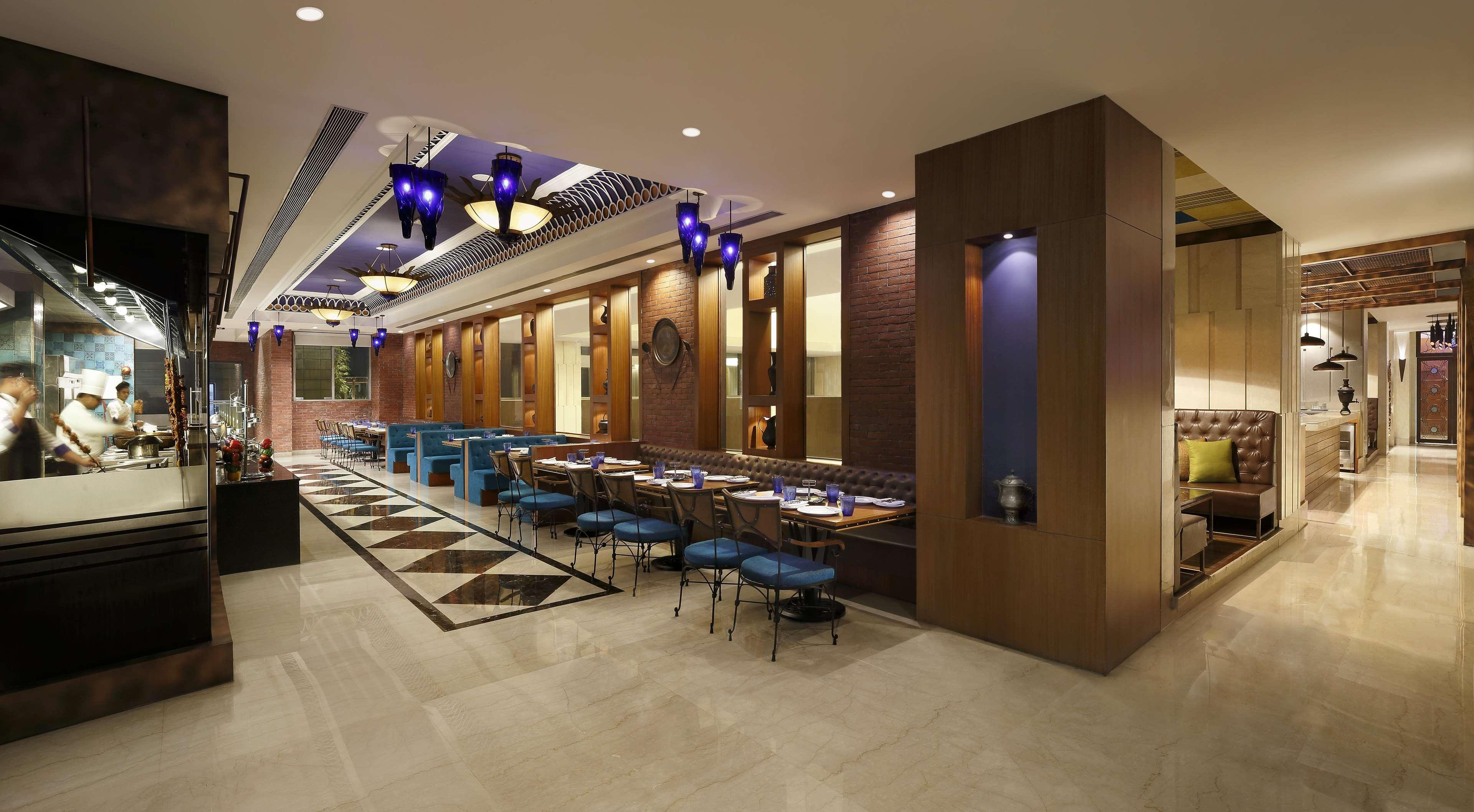 فندق راديسون بلو غواهاتي غاواهاتي المظهر الخارجي الصورة The restaurant